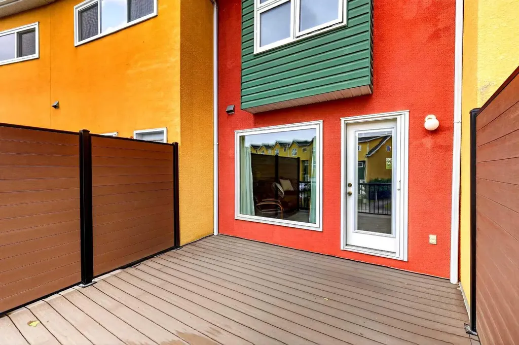 7 Westland Road Okotoks AB T1S 1Z1