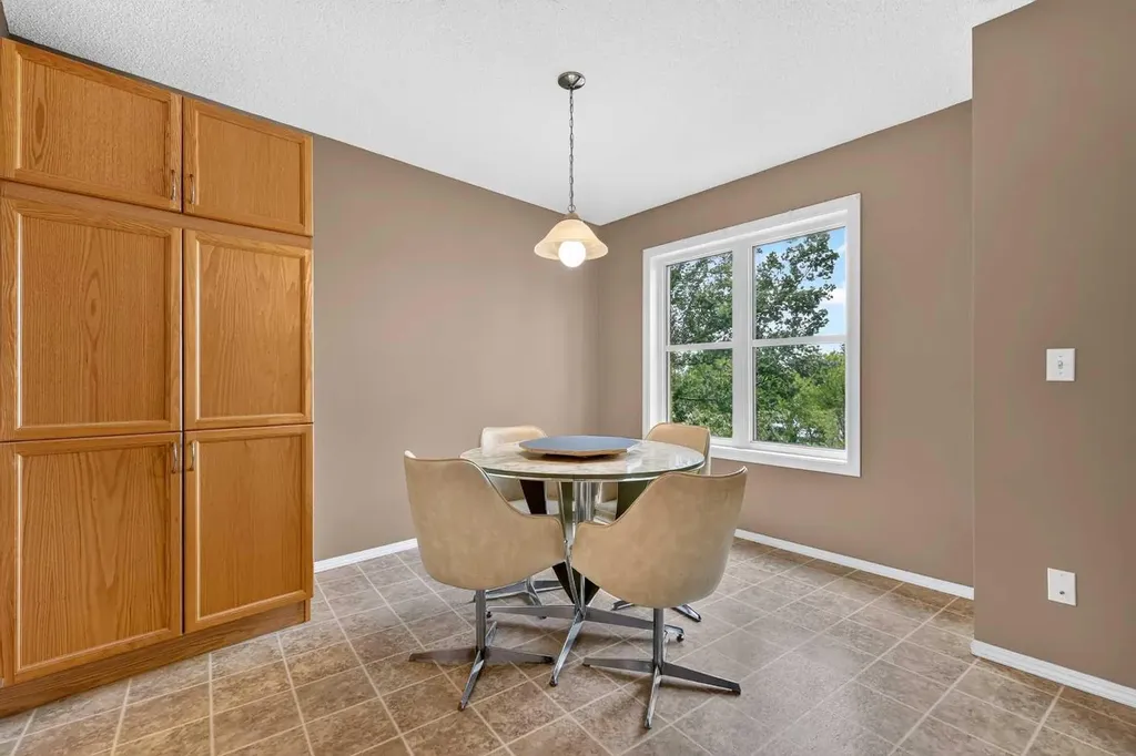7 Westland Road Okotoks AB T1S 1Z1