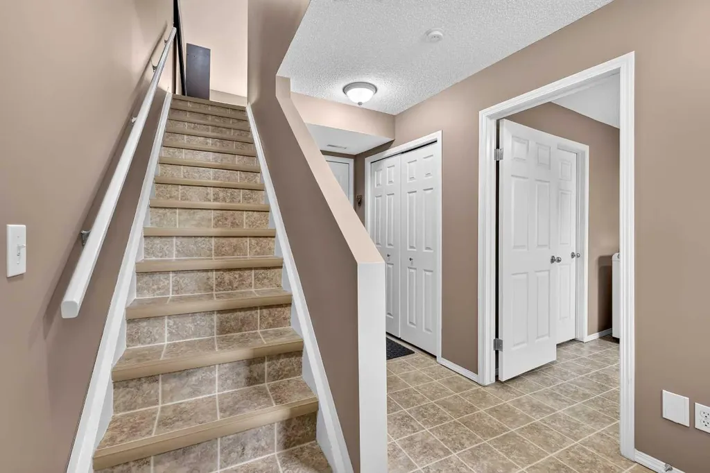 7 Westland Road Okotoks AB T1S 1Z1