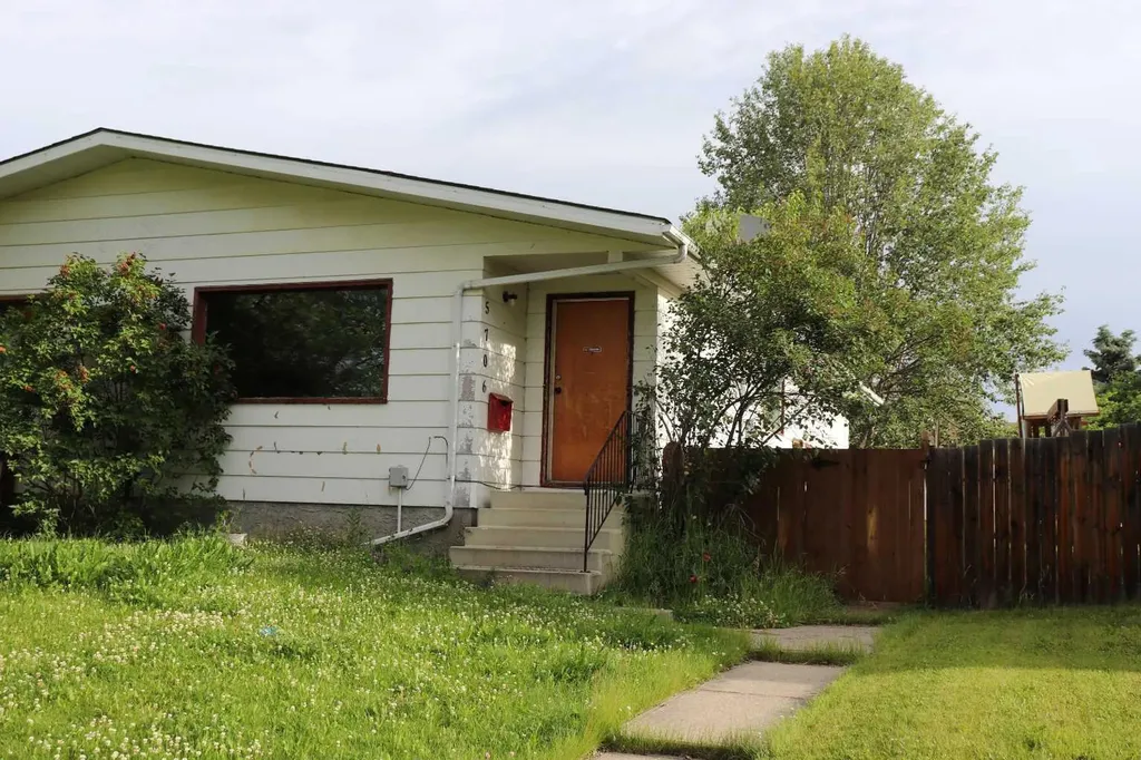5706 West Haven Drive Edson AB T7E 1J6