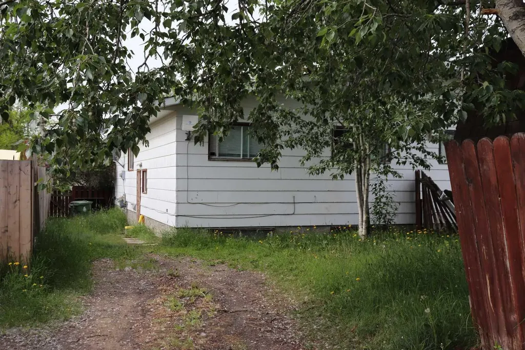 5706 West Haven Drive Edson AB T7E 1J6