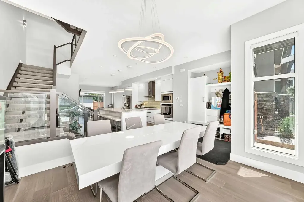 3014 Cochrane Road NW Calgary AB T2M4J3