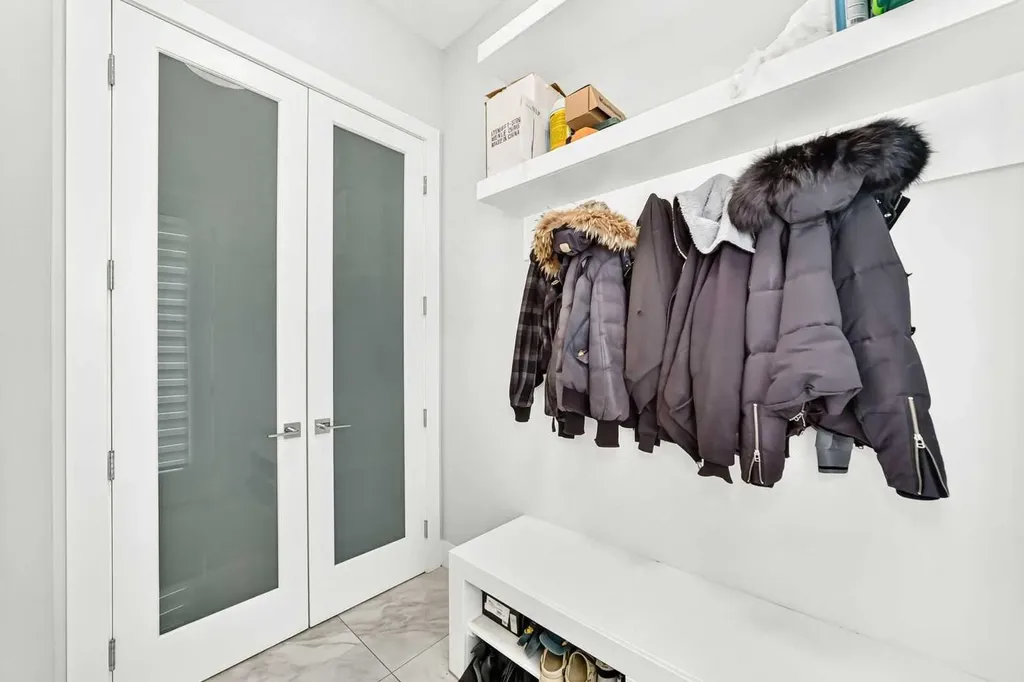 3014 Cochrane Road NW Calgary AB T2M4J3