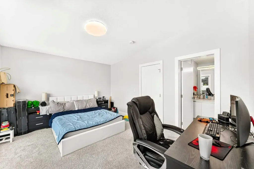3014 Cochrane Road NW Calgary AB T2M4J3