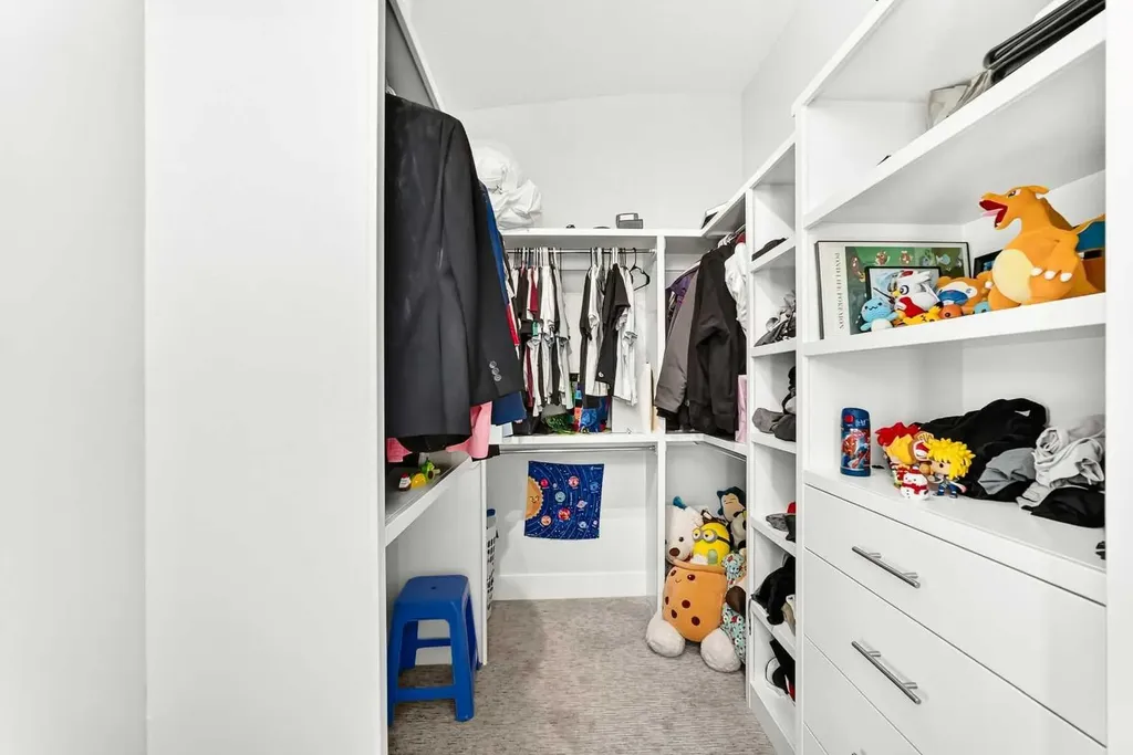 3014 Cochrane Road NW Calgary AB T2M4J3