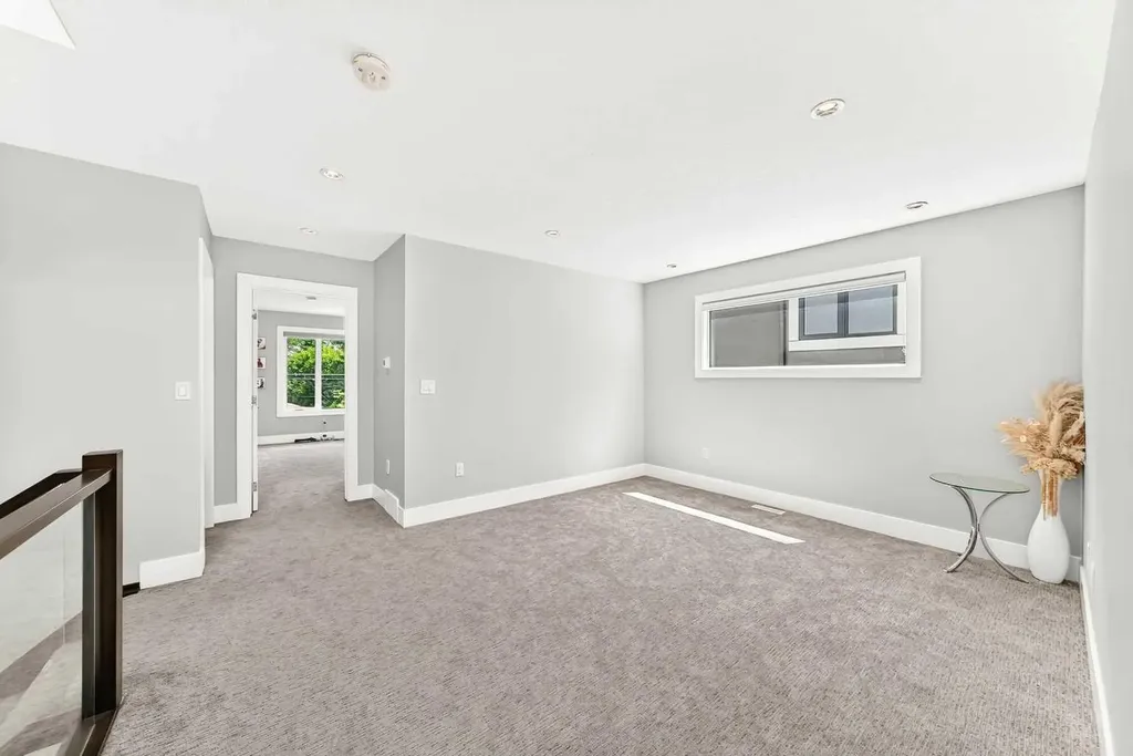 3014 Cochrane Road NW Calgary AB T2M4J3