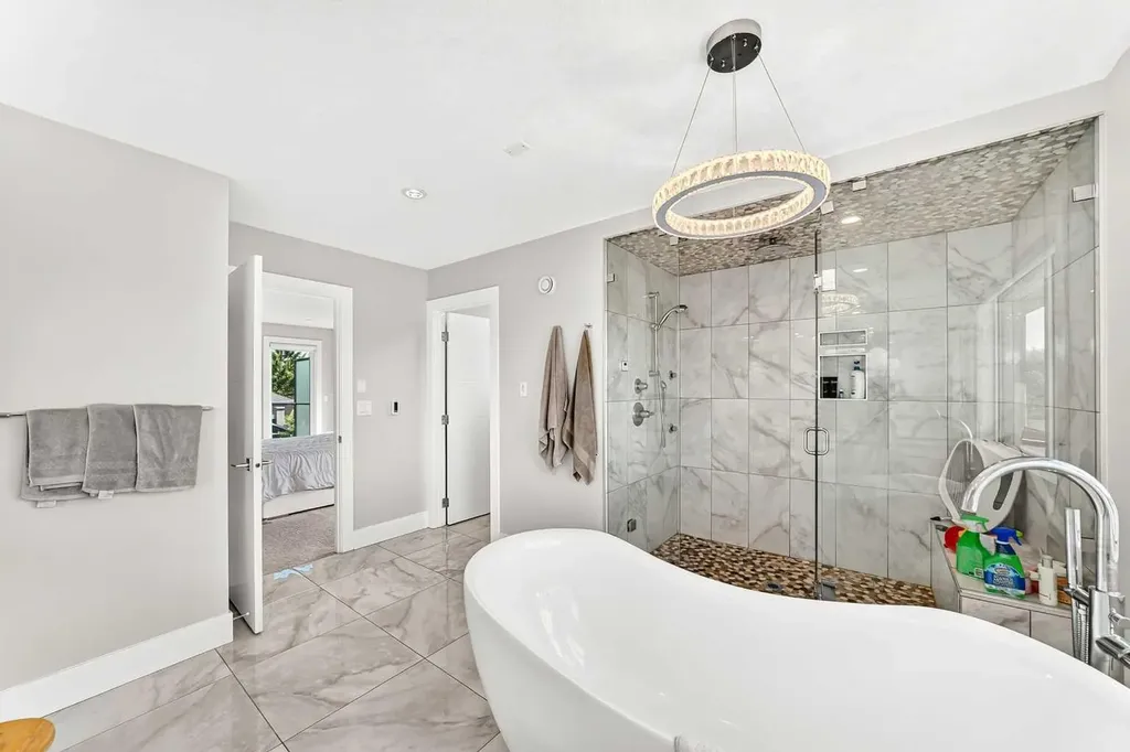 3014 Cochrane Road NW Calgary AB T2M4J3