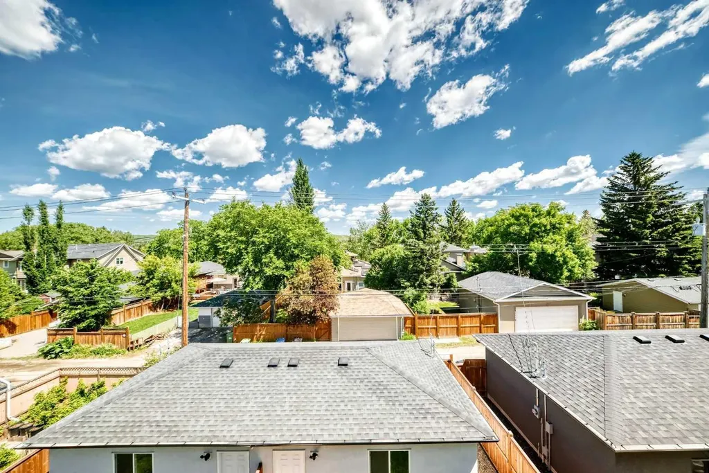 3014 Cochrane Road NW Calgary AB T2M4J3