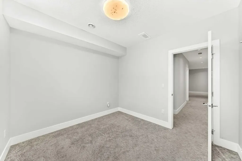 3014 Cochrane Road NW Calgary AB T2M4J3