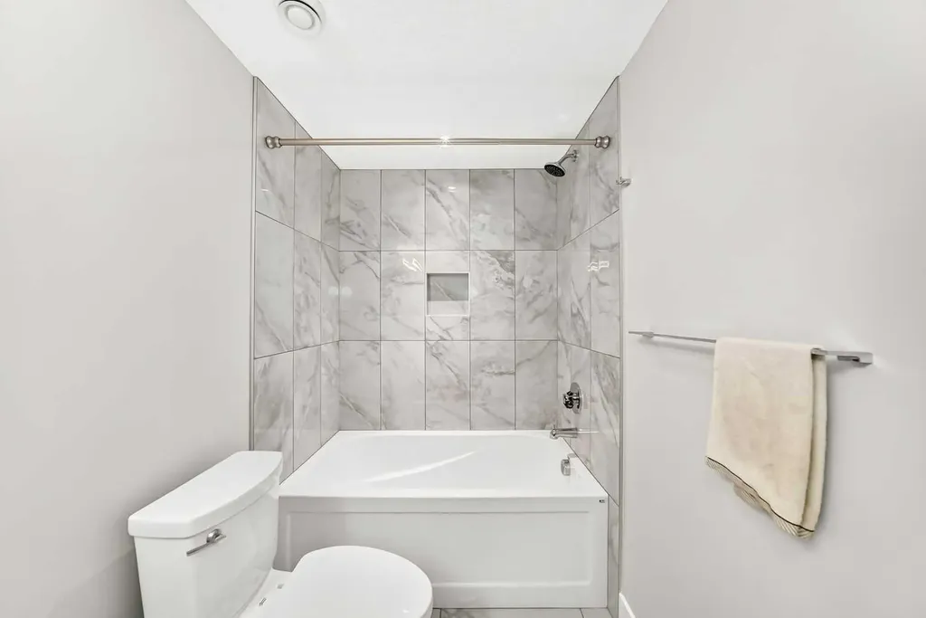 3014 Cochrane Road NW Calgary AB T2M4J3