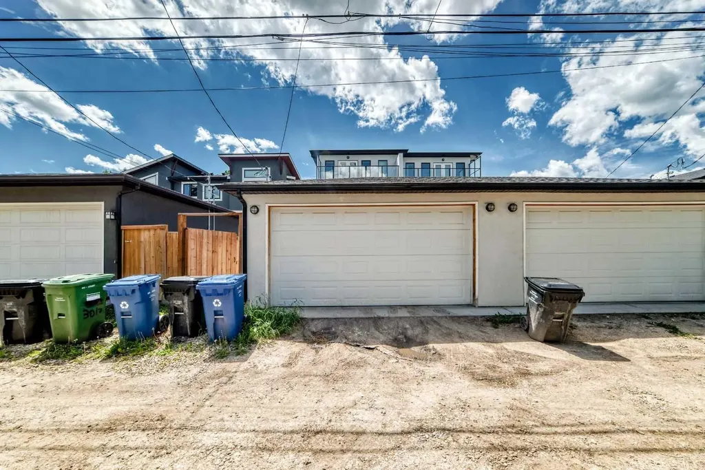 3014 Cochrane Road NW Calgary AB T2M4J3