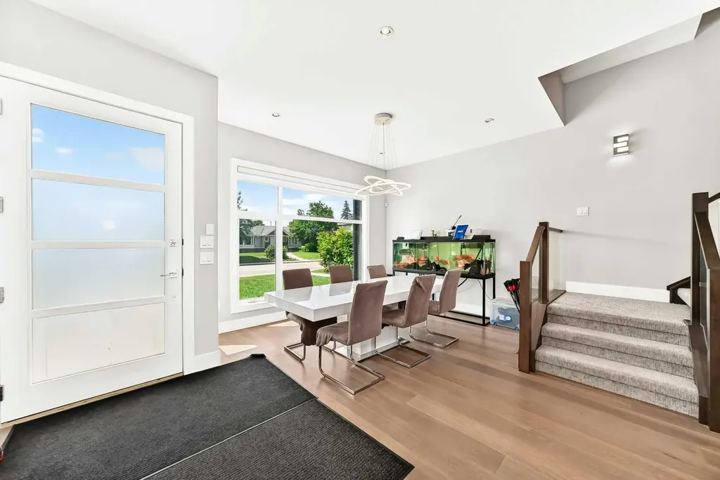 3014 Cochrane Road NW Calgary AB T2M4J3