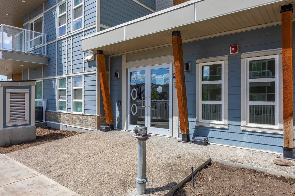 200 Harvest Hills Place NE Calgary AB T3K 2N3
