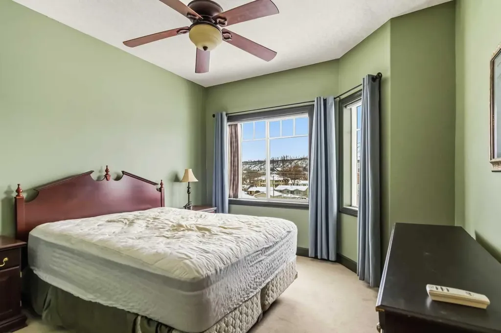 9918 Gordon Avenue Fort Mcmurray AB T9H5L1