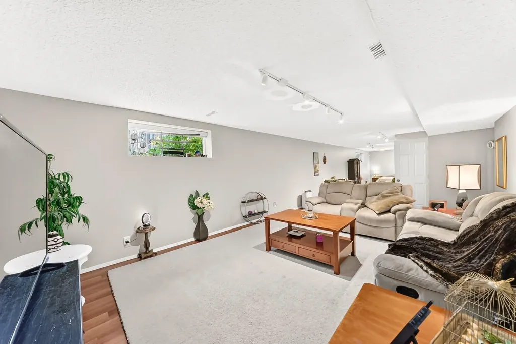 3 Van Horn Court NW Langdon AB T0J 1X2
