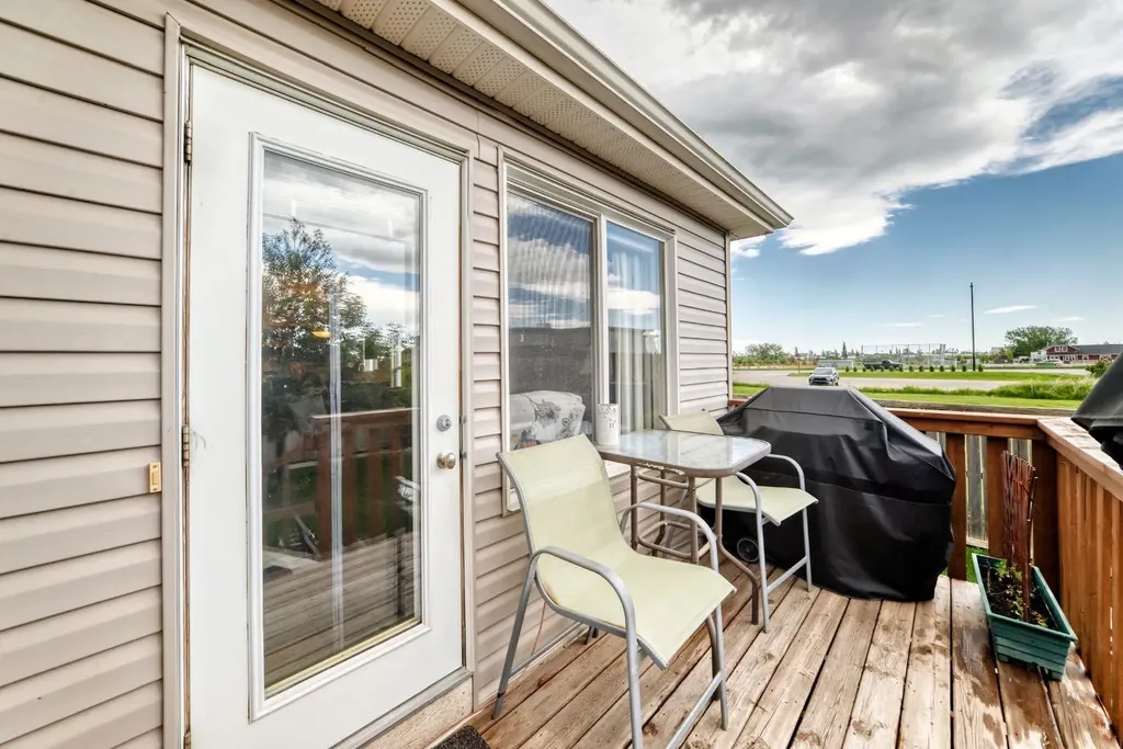 3 Van Horn Court NW Langdon AB T0J 1X2