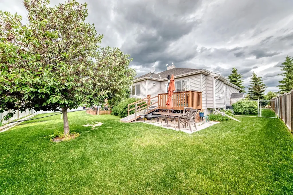 3 Van Horn Court NW Langdon AB T0J 1X2