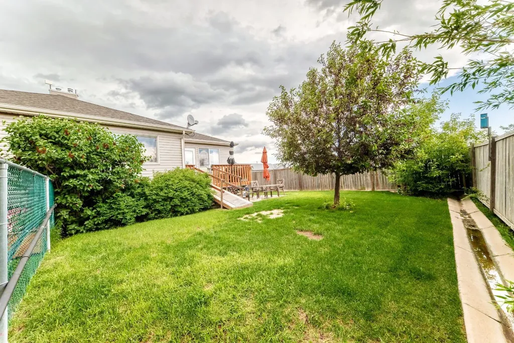 3 Van Horn Court NW Langdon AB T0J 1X2