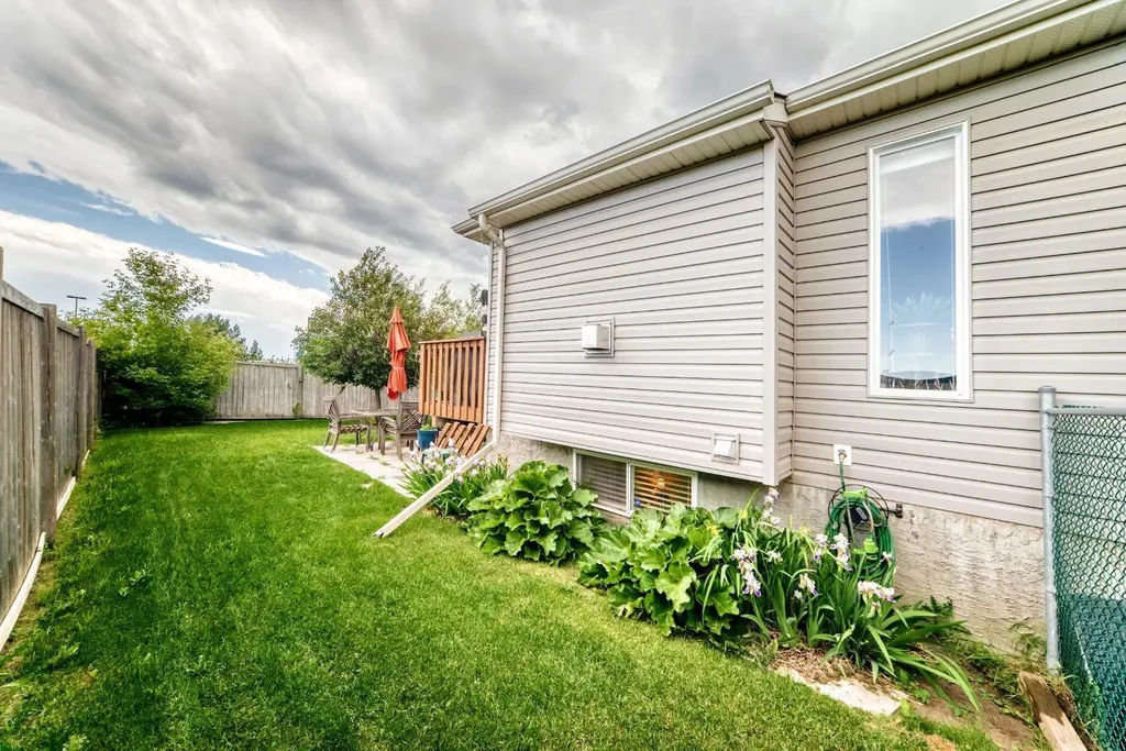 3 Van Horn Court NW Langdon AB T0J 1X2