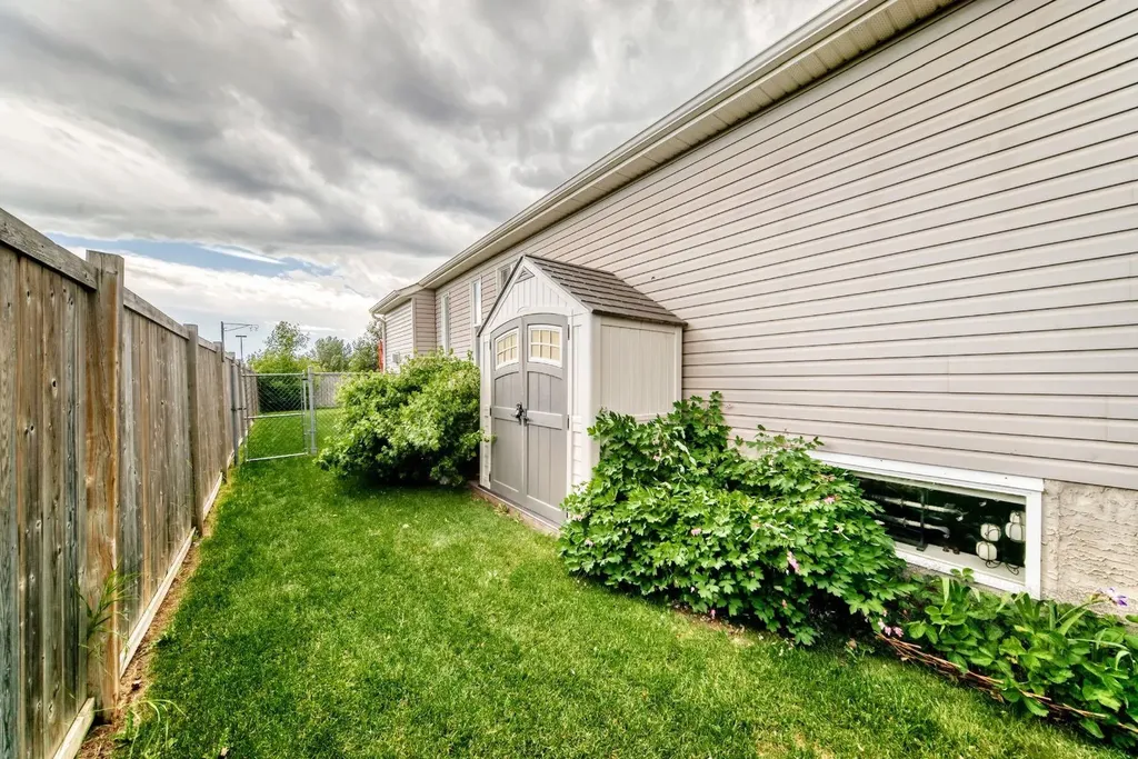 3 Van Horn Court NW Langdon AB T0J 1X2