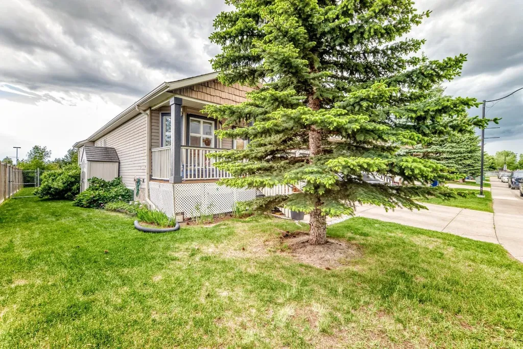 3 Van Horn Court NW Langdon AB T0J 1X2