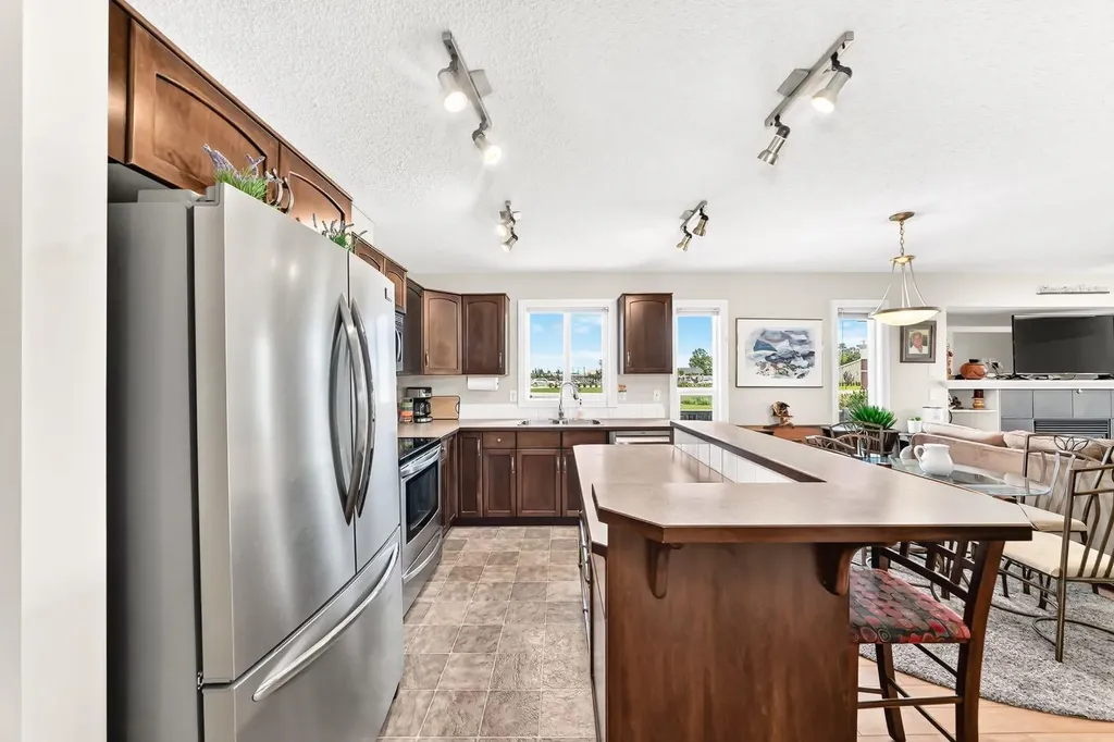 3 Van Horn Court NW Langdon AB T0J 1X2