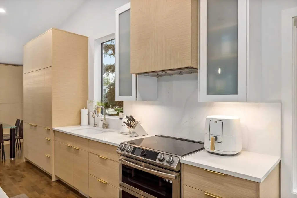 1414 Shawnee Drive SW Calgary AB T2Y 2V1