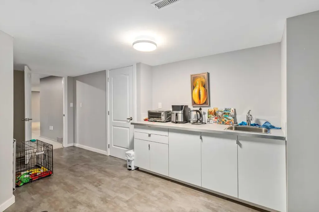 1414 Shawnee Drive SW Calgary AB T2Y 2V1