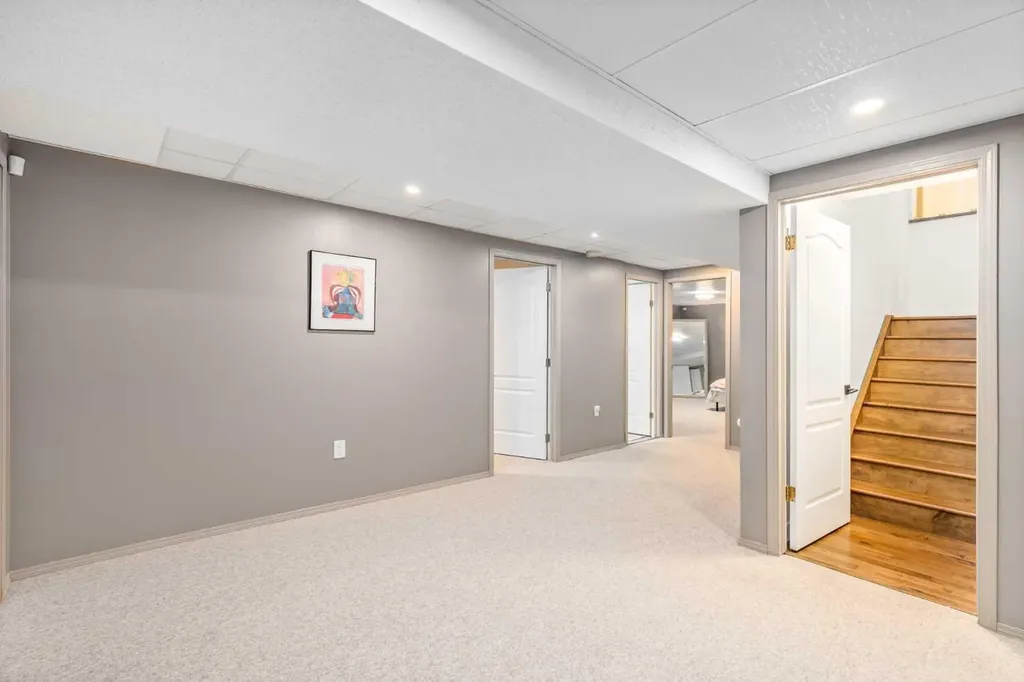 1414 Shawnee Drive SW Calgary AB T2Y 2V1