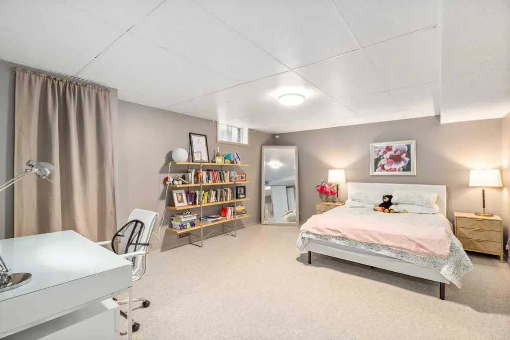1414 Shawnee Drive SW Calgary AB T2Y 2V1