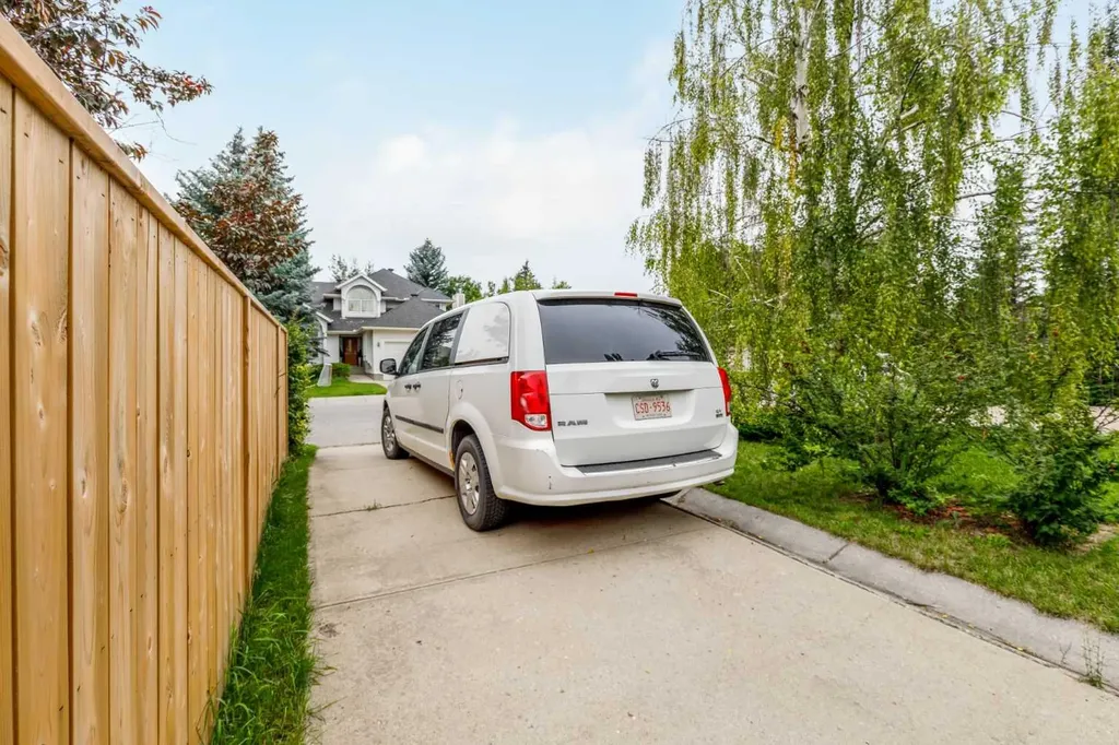 1414 Shawnee Drive SW Calgary AB T2Y 2V1