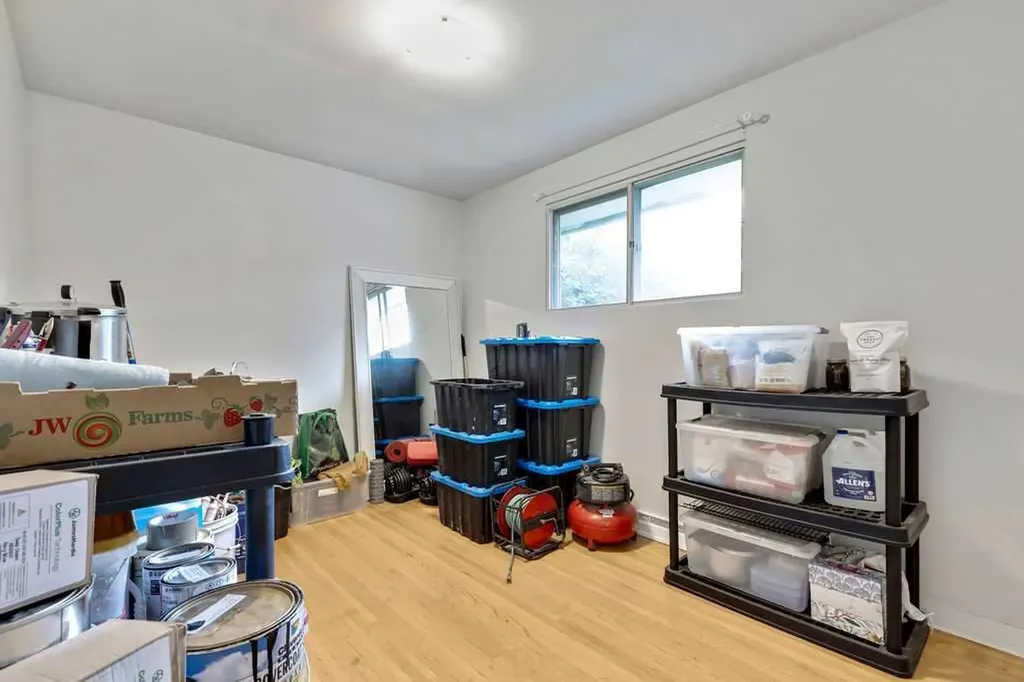 15 Glenway Drive SW Calgary AB T3E 4T7