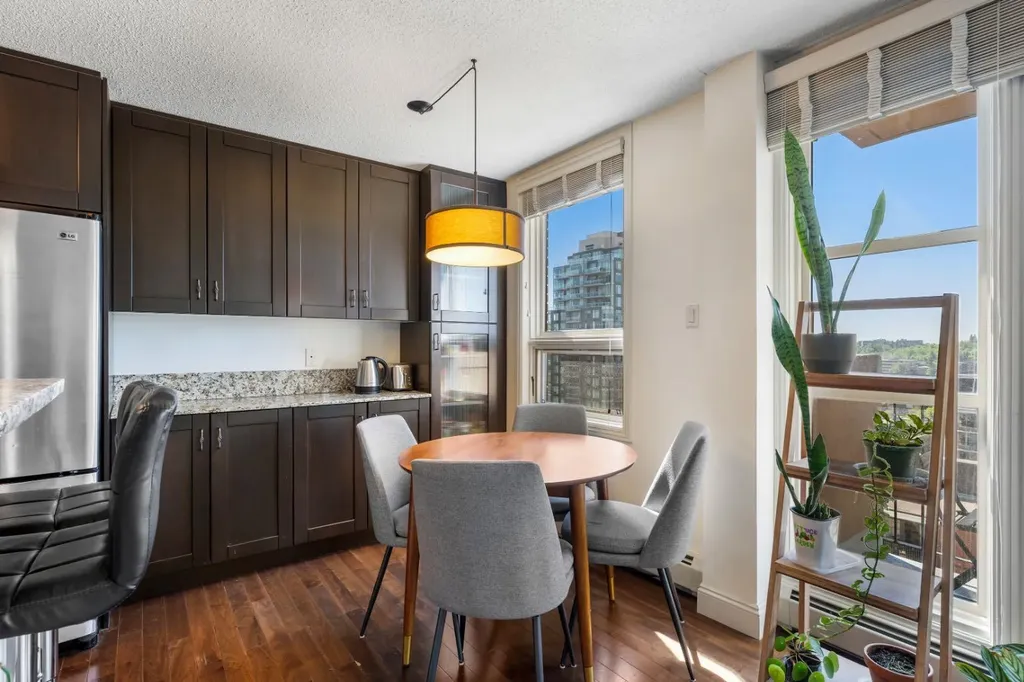 733 14 Avenue SW Calgary AB T2R 0N3