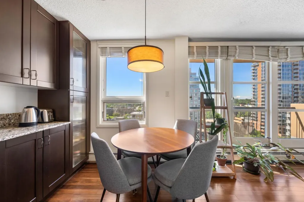 733 14 Avenue SW Calgary AB T2R 0N3