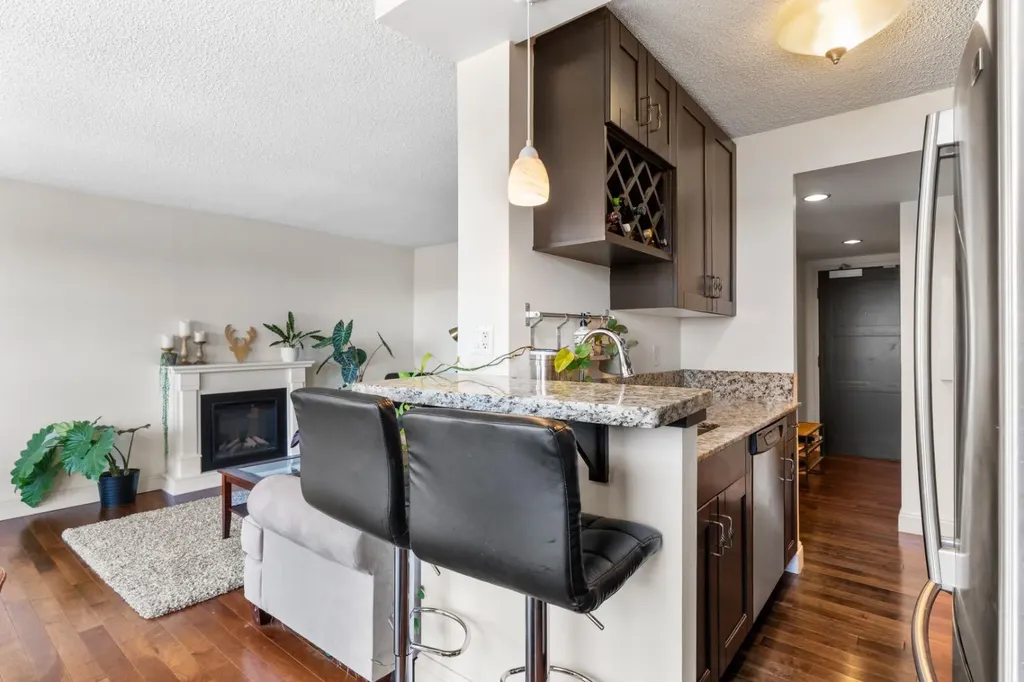733 14 Avenue SW Calgary AB T2R 0N3