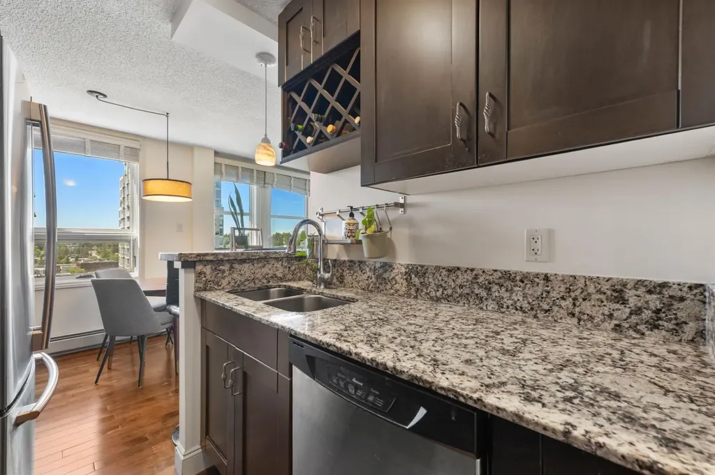 733 14 Avenue SW Calgary AB T2R 0N3