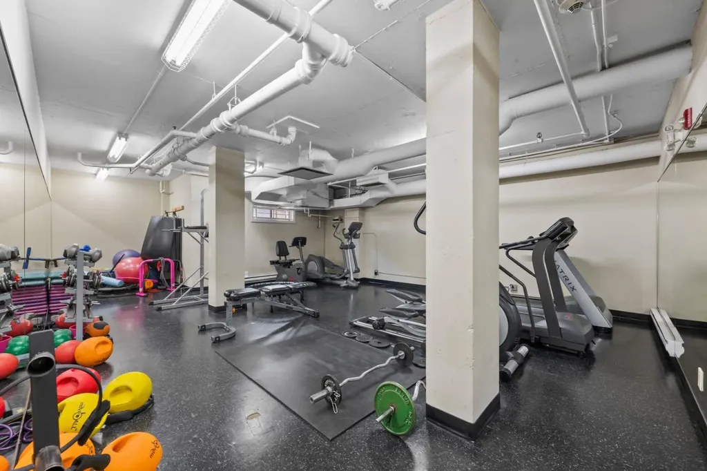 733 14 Avenue SW Calgary AB T2R 0N3