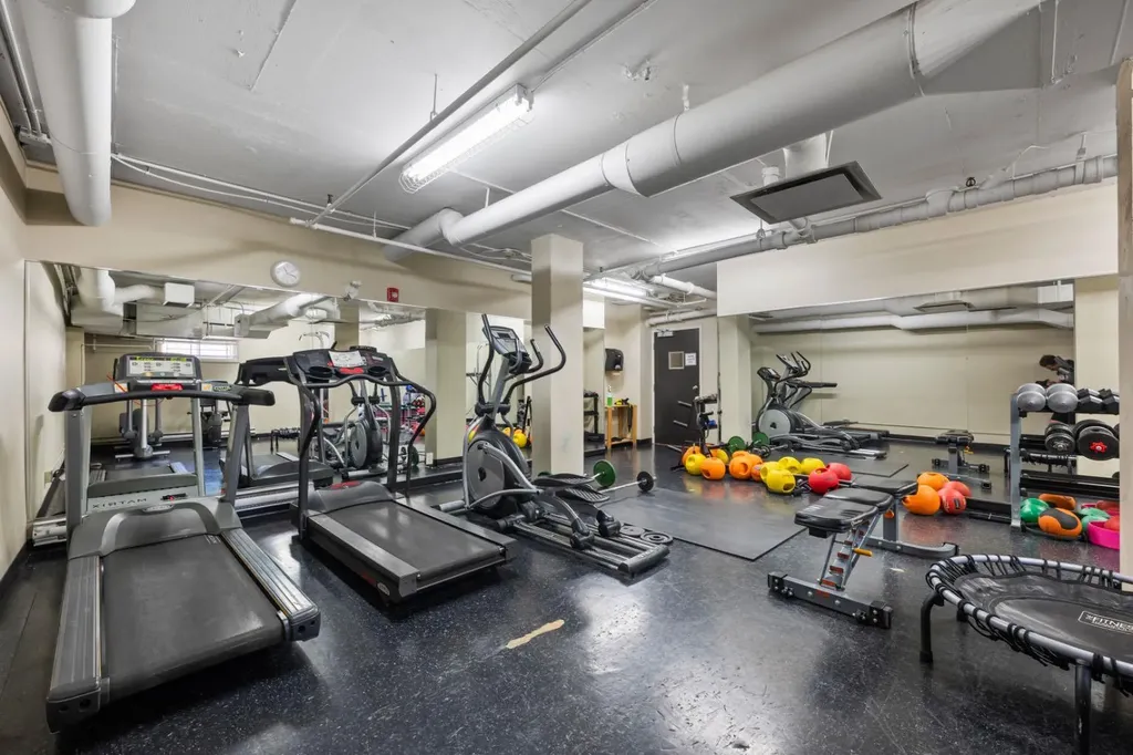 733 14 Avenue SW Calgary AB T2R 0N3