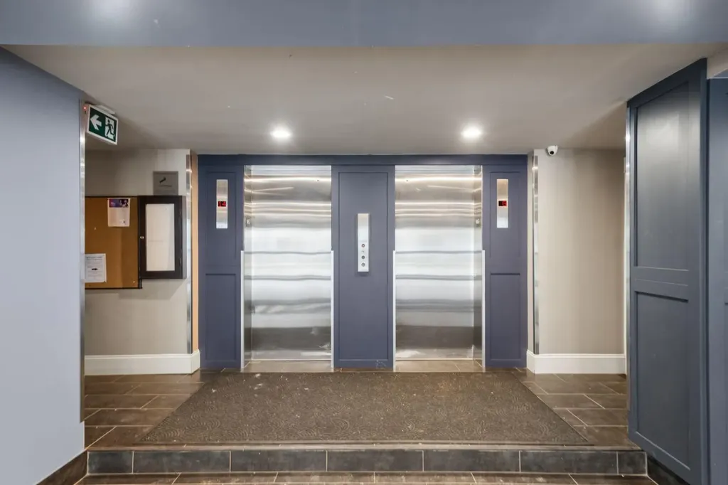 733 14 Avenue SW Calgary AB T2R 0N3