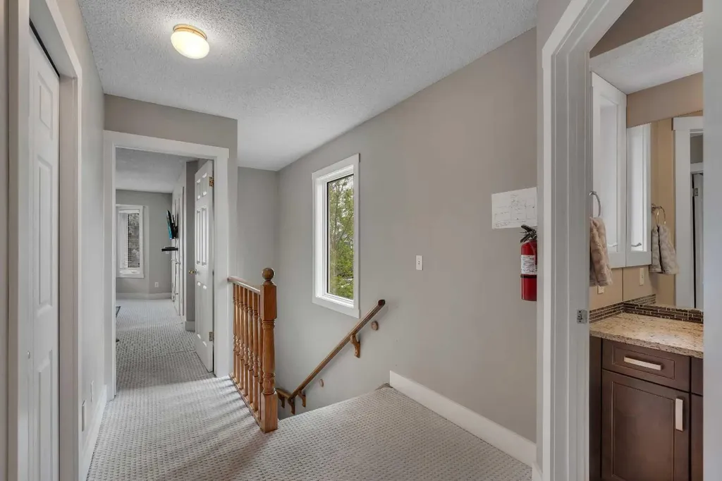 229 22 Avenue NE Calgary AB T2E 1T6
