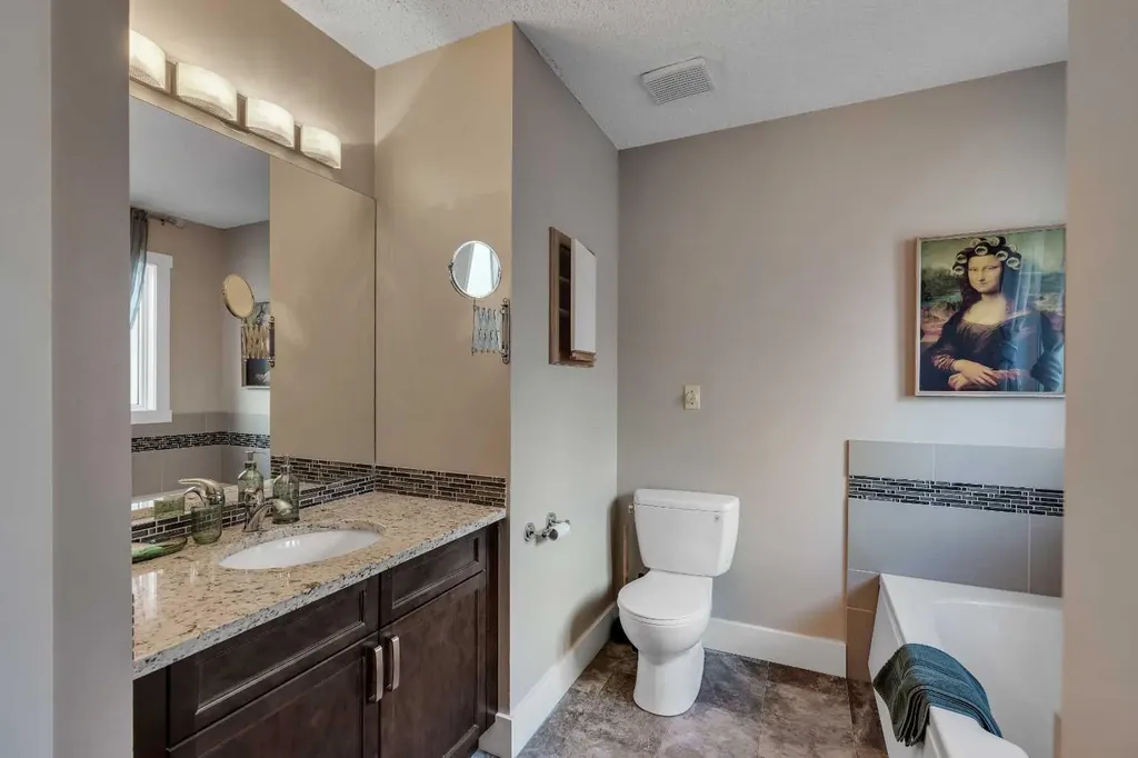 229 22 Avenue NE Calgary AB T2E 1T6