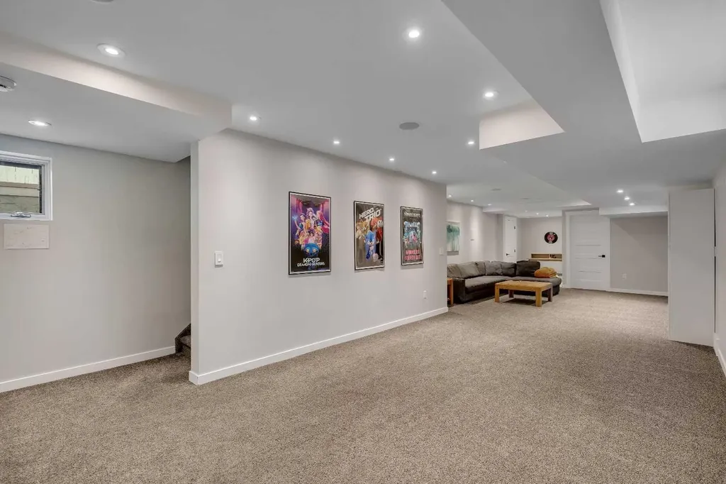 229 22 Avenue NE Calgary AB T2E 1T6