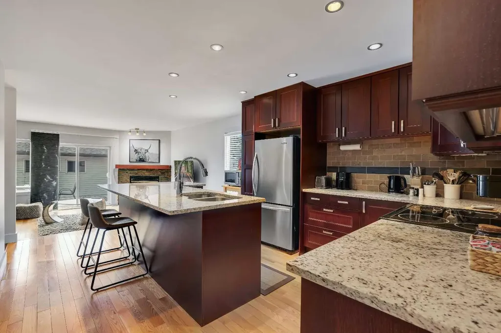 229 22 Avenue NE Calgary AB T2E 1T6