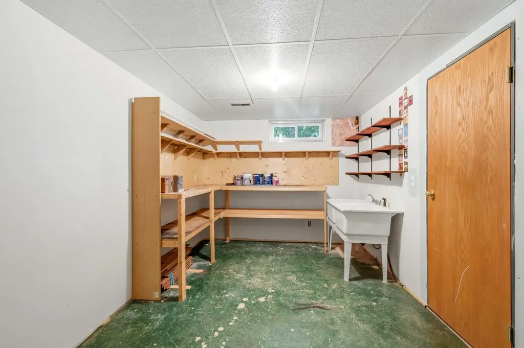 1251 Hunterquay Hill NW Calgary AB T2K 4T3