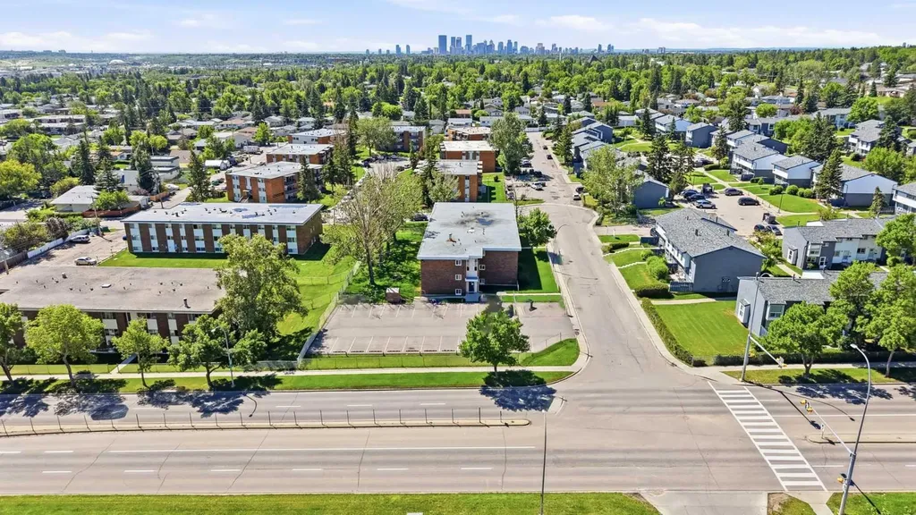 6464 Travois Crescent NW Calgary AB T2K 3S9