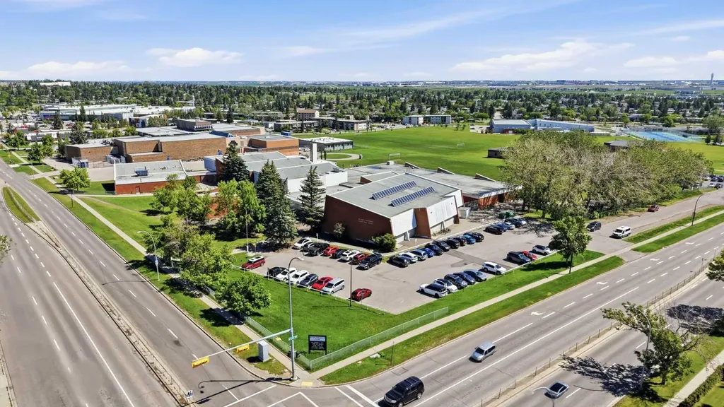 6464 Travois Crescent NW Calgary AB T2K 3S9