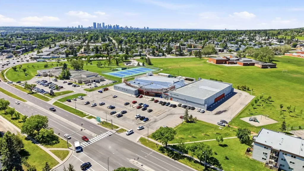 6464 Travois Crescent NW Calgary AB T2K 3S9