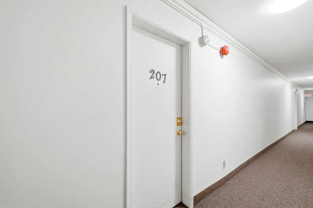 6464 Travois Crescent NW Calgary AB T2K 3S9