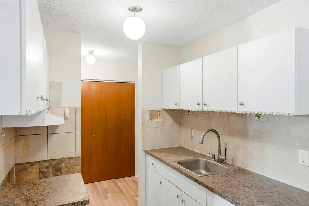 6464 Travois Crescent NW Calgary AB T2K 3S9