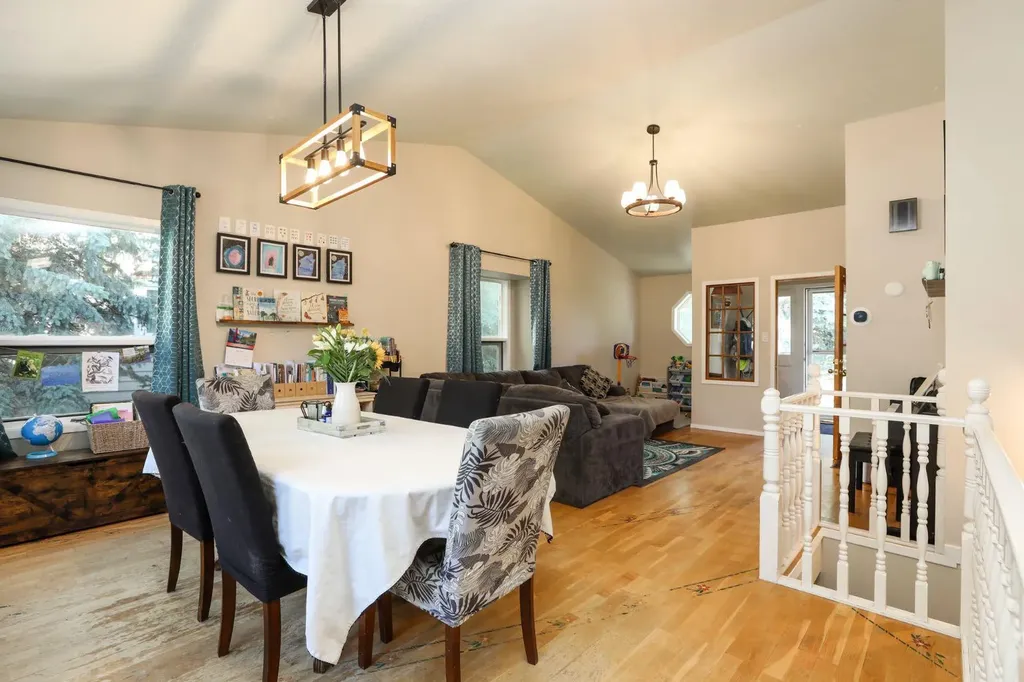 272 E 2 Avenue S Magrath AB T0K 1J0
